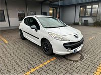 Gebraucht Peugeot 207 Tendance 73 PS (53 kW) 2009 Weiß Limousine