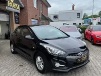 Usado Hyundai i30 Classic 99 CV (72 kW) 2015 Negro Coupe