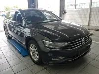 Gebraucht VW Passat Business 150 PS (110 kW) 2022 Mangangrau metallic Kombi