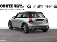 Używany Mini Cooper 136 KM (100 kW) 2022 Biały Hatchback