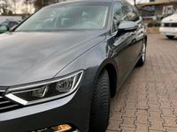 Gebraucht VW Passat 150 PS (110 kW) 2018 Grau Kombi