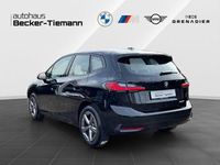Gebraucht BMW 220 Active Tourer Efficient Dynamics 156 PS (114 kW) 2025 Saphirschwarz Van / Kleinbus