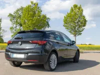 Gebraucht Opel Astra Innovation 125 PS (91 kW) 2015 Schwarz Limousine