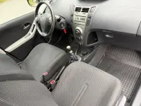 Gebraucht Toyota Yaris 69 PS (50 kW) 2011 Grau Kleinwagen