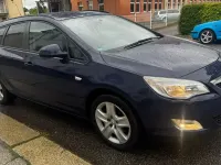 Gebraucht Opel Astra 125 PS (91 kW) 2011 Blau Kombi