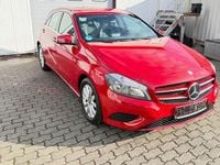 Gebraucht Mercedes A180 122 PS (89 kW) 2012 Rot Kleinwagen