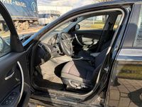 Gebraucht BMW 116 122 PS (89 kW) 2011 Schwarz Kleinwagen
