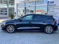 Gebraucht Ford Focus ST-Line 125 PS (91 kW) 2023 Schwarz Limousine