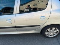 Gebraucht Peugeot 206 75 PS (55 kW) 2010 Silber Limousine