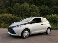 Gebraucht Toyota Aygo 69 PS (50 kW) 2017 Silber Kleinwagen