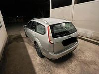 Gebraucht Ford Focus 101 PS (74 kW) 2009 Silber Kombi