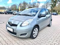 Gebraucht Toyota Yaris 69 PS (50 kW) 2010 Grau Kleinwagen