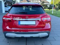 Gebraucht Mercedes GLA180 Style 109 PS (80 kW) 2018 Rot SUV