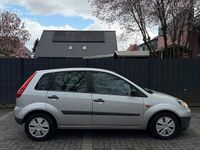 Gebraucht Ford Fiesta 69 PS (50 kW) 2007 Grau Kleinwagen