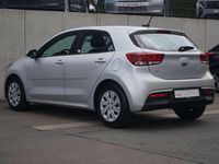 Second-hand Kia Rio 84 CP (61 kW) 2021 Argintiu Berlinǎ
