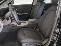 Gebraucht BMW 318 Sport Line 156 PS (114 kW) 2023 Schwarz Kombi