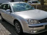 Usado Ford Mondeo 147 CV (108 kW) 2006 Plateado Familiar