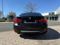 Gebraucht BMW 320 184 PS (135 kW) 2013 Schwarz Limousine
