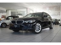 Gebraucht BMW 318 Advantage 150 PS (110 kW) 2022 Schwarz ii/bonnet fluid black Kombi