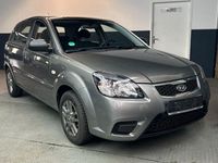 Gebraucht Kia Rio 75 PS (55 kW) 2010 Silber Limousine