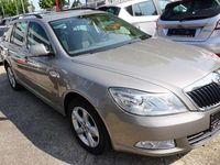 Gebraucht Skoda Octavia Ambition 105 PS (77 kW) 2013 Cappuccinobeige Kombi