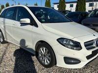 Używany Mercedes B180 109 KM (80 kW) 2018 Biały Minivan