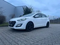 Usado Hyundai i30 Style 110 CV (80 kW) 2015 Blanco Familiar