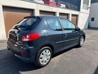 Gebraucht Peugeot 206+ Basis 73 PS (53 kW) 2010 Grau Kleinwagen