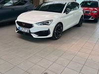 Używany Cupra Leon VZ 300 KM (220 kW) 2022 Biały Sedan/Limuzyna