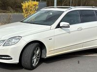 Gebraucht Mercedes E220 Avantgarde 170 PS (125 kW) 2011 Weiß Limousine