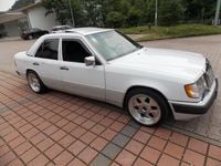 Gebraucht Mercedes 300 113 PS (83 kW) 1989 Weiß Limousine