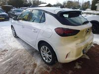 Gebraucht Opel Corsa Elegance 75 PS (55 kW) 2022 Jade weiss/arktis weiss Kleinwagen