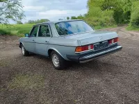 Gebraucht Mercedes 300 125 PS (91 kW) 1983 Blau Limousine
