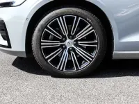Gebraucht Volvo V60 145 PS (106 kW) 2025 Kombi