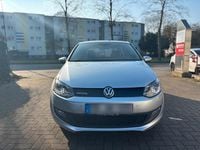 Gebraucht VW Polo 74 PS (54 kW) 2015 Silber Kleinwagen