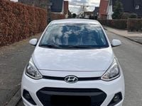 Gebraucht Hyundai i10 69 PS (50 kW) 2016 Weiß Kleinwagen
