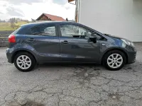 Gebraucht Kia Rio 90 PS (66 kW) 2015 Grau Kleinwagen