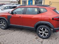 Neu Dacia Duster Expression 131 PS (96 kW) 2025 Orange SUV