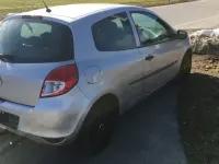 Gebraucht Renault Clio 75 PS (55 kW) 2012 Silber Kleinwagen