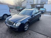 Gebraucht Mercedes E200 163 PS (119 kW) 2005 Blau Limousine