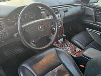 Gebraucht Mercedes E200 136 PS (100 kW) 1999 Schwarz Limousine