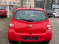 Second-hand Renault Twingo 58 CP (42 kW) 2011 Roșu Hatchback