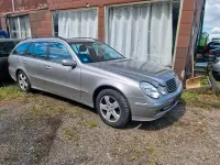 Używany Mercedes E220 150 KM (110 kW) 2004 Złoty Kombi