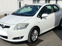 Gebraucht Toyota Auris 99 PS (72 kW) 2009 Weiß Kleinwagen