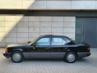 Gebraucht Mercedes 230 132 PS (97 kW) 1990 Schwarz Limousine