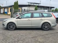 Gebraucht Ford Focus Style 125 PS (91 kW) 2010 Grau Kombi