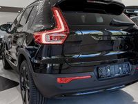 Neu Volvo XC40 Plus 163 PS (119 kW) 2025 Schwarz SUV
