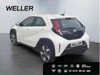 Neu Toyota Aygo Active 116 PS (85 kW) 2025 Braun (cinnamon) Kleinwagen