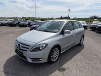 Używany Mercedes B200 375 KM (275 kW) 2011 Srebrny Minivan