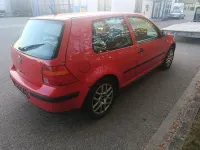 Second-hand VW Golf IV 70 CP (51 kW) 2000 Roșu Hatchback